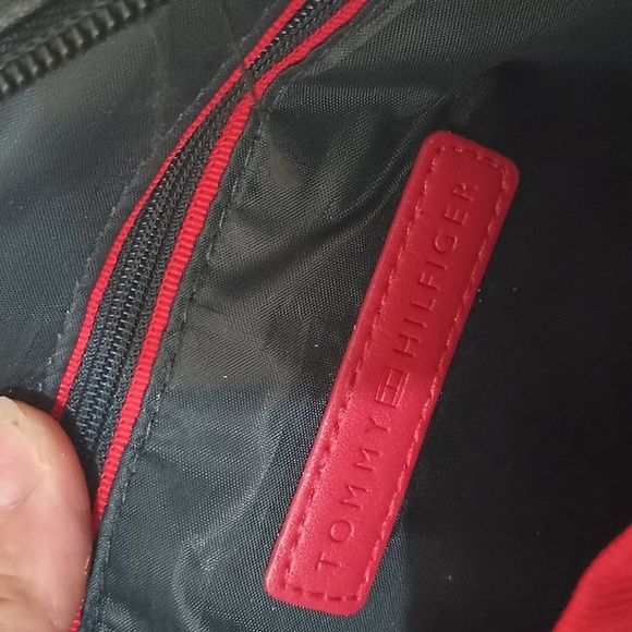 TOMMY HILFIGER CROSSBODY BAG - Picture 13 of 17